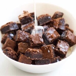 Brownie Bites With Sauce